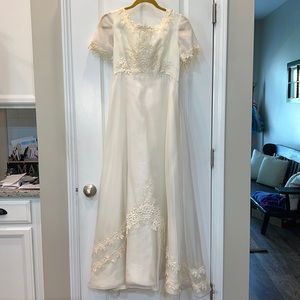 Vintage wedding dress